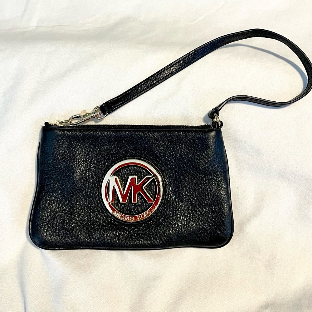 *EUC* *AUTHENTIC* Michael Kors Wristlet Wallet With Gold Zipper - Black- Pebbled - Picture 3 of 11